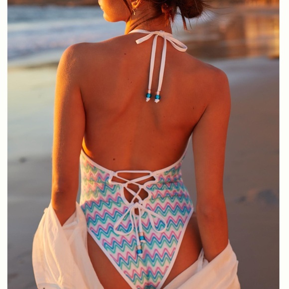 New L*SPACE Maribella Halter Lg Blue Pink Ombre Chevron High Leg 1-Pc Maillot - Picture 10 of 16